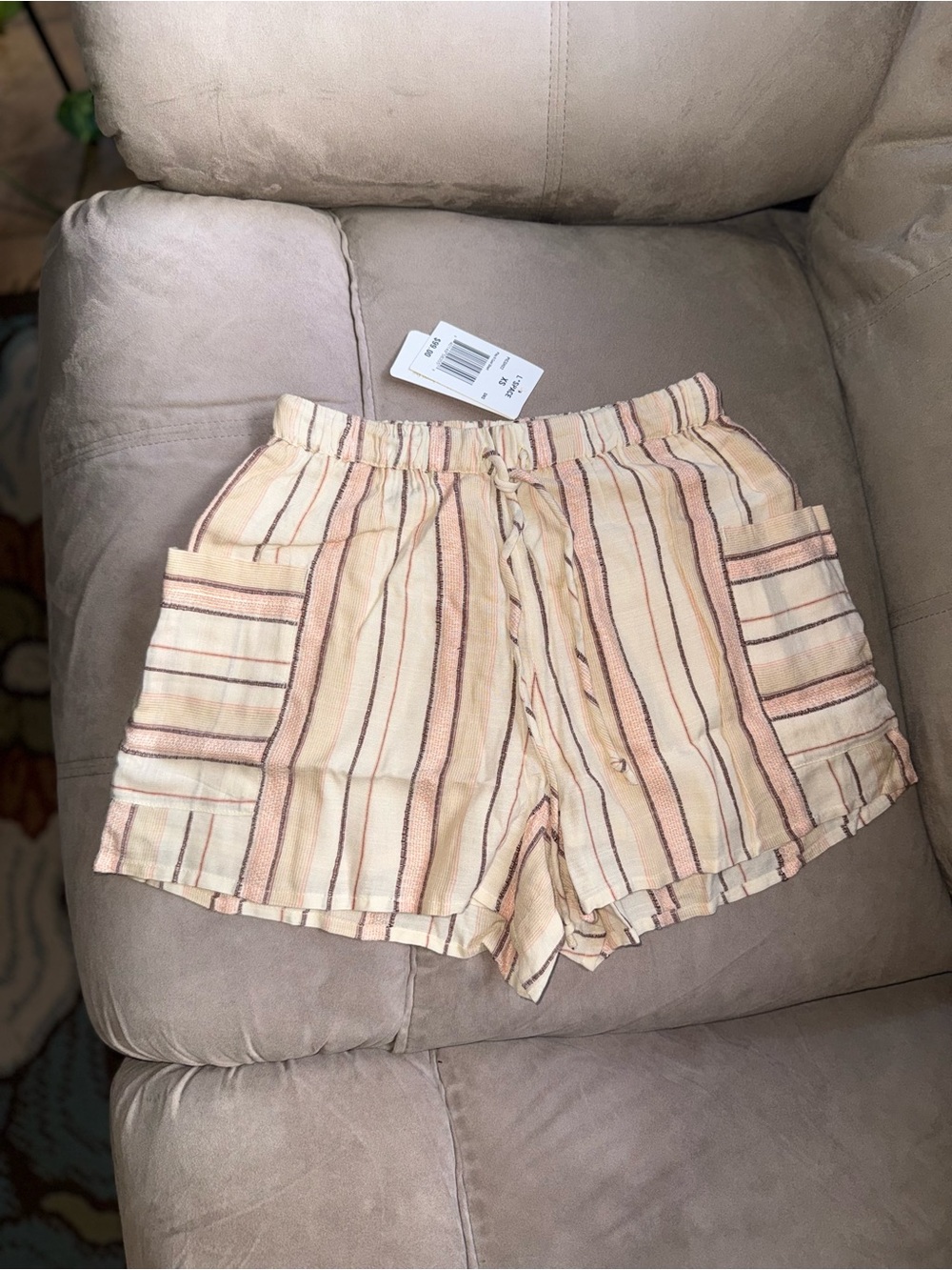 l*space Cream and Pink Striped High-Waist Shorts NWT